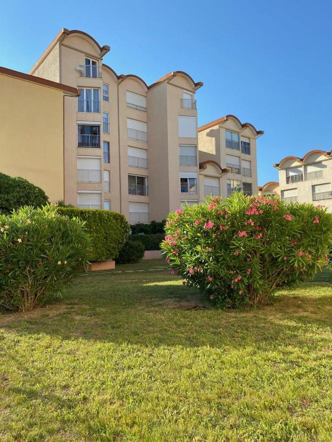 Sur Le Port, Studio Avec Vue Sur La Marina Apartment Груисан Екстериор снимка