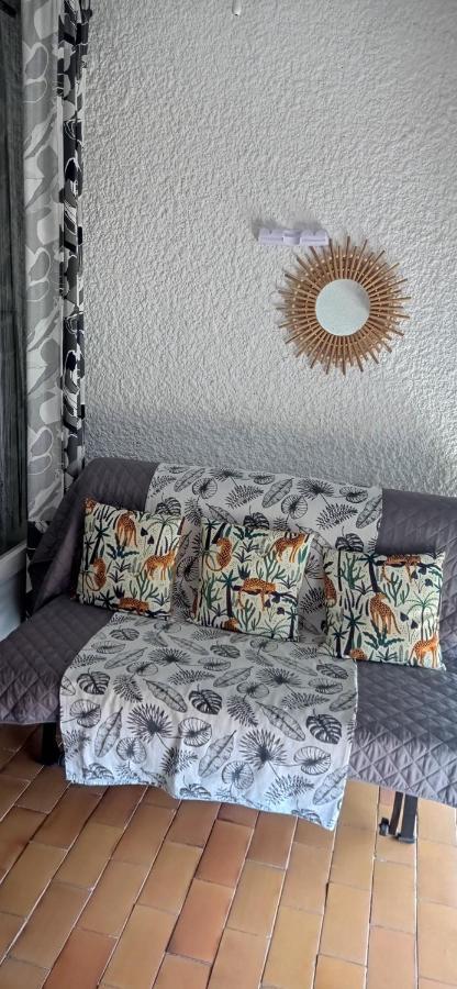 Sur Le Port, Studio Avec Vue Sur La Marina Apartment Груисан Екстериор снимка